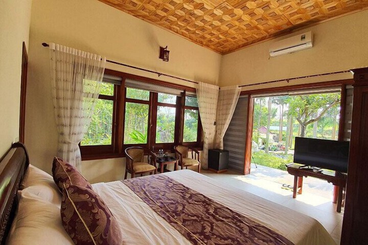 Room 5 of 14
