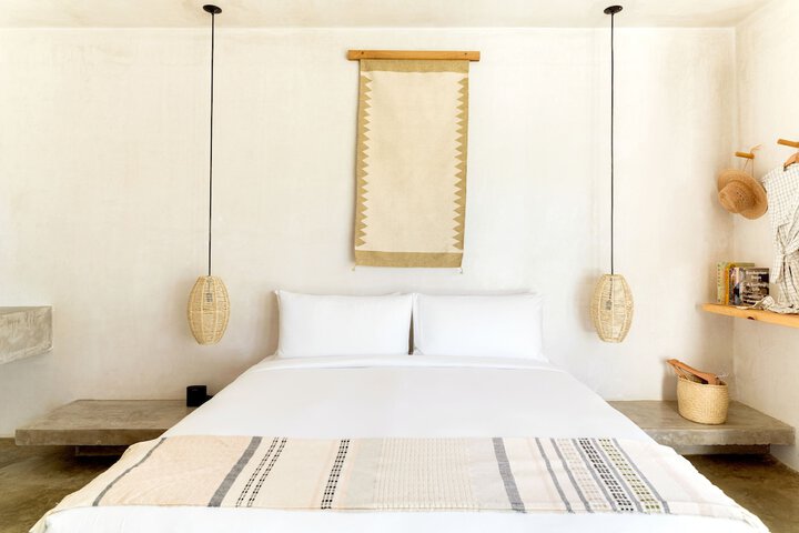 Room 10 of 80