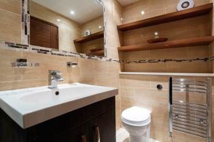 Room 3 of 16