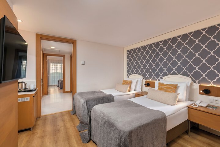 Room 26 of 280