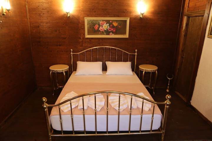 Room 13 of 17
