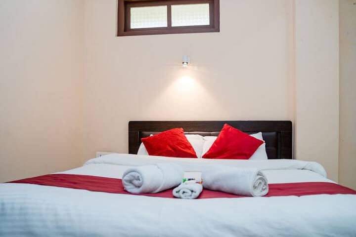 Room 27 of 78