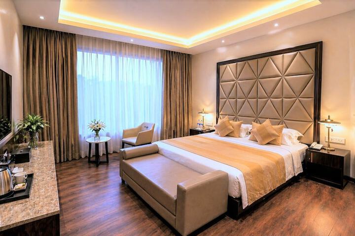 Room 13 of 53