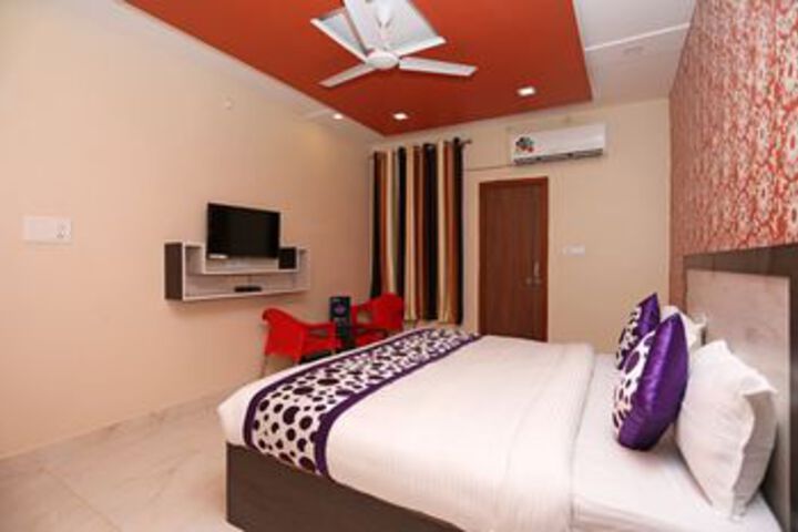 Room 5 of 24