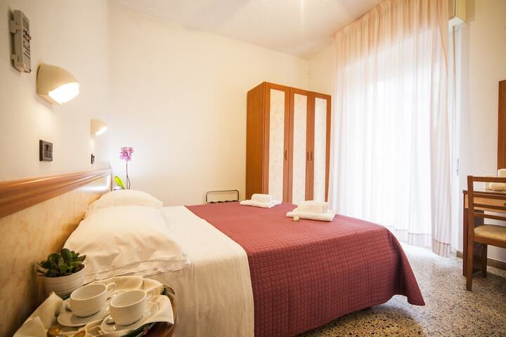 Room 6 of 27