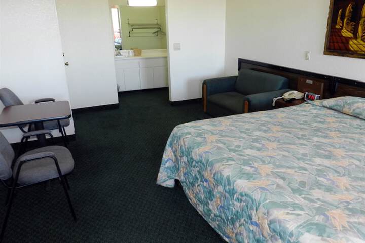 2 King Beds (10 of 15)