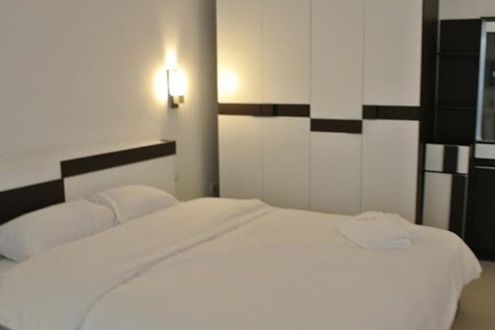 Room 12 of 41