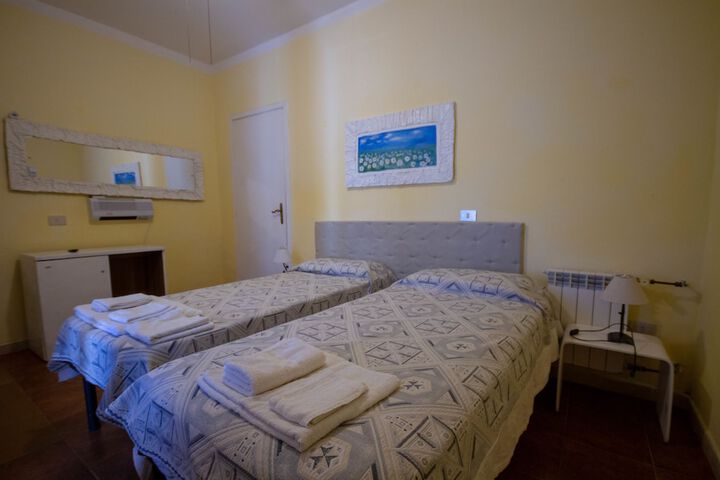 Room 8 of 42