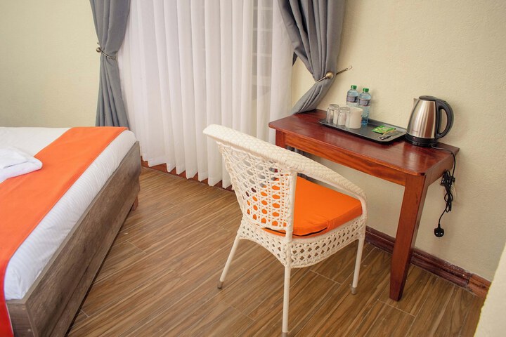 Room 2 of 18