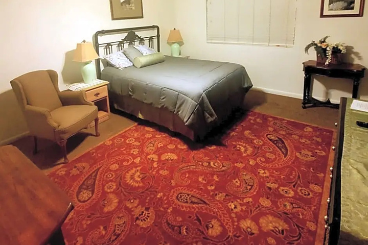 Room 4 of 11