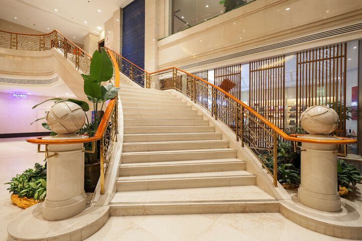 Hotel Lobby