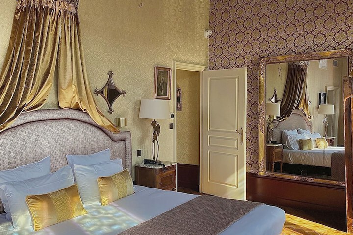 Room 16 of 49