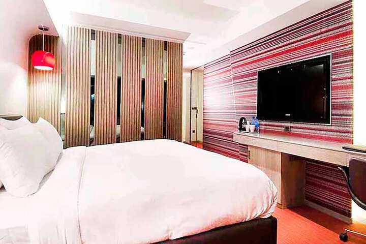 Room 12 of 21