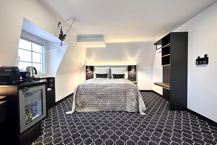 Room 55 of 194