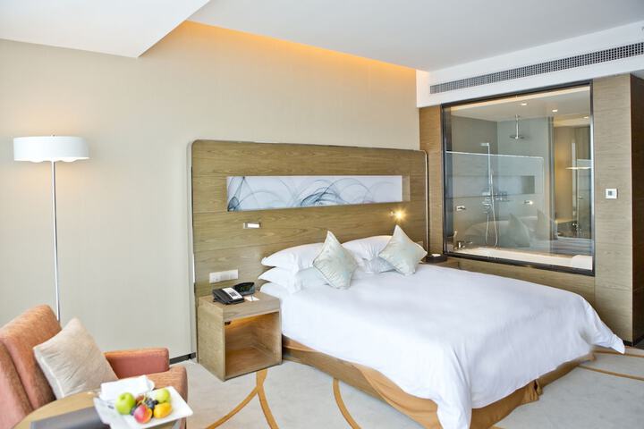 Room 5 of 70