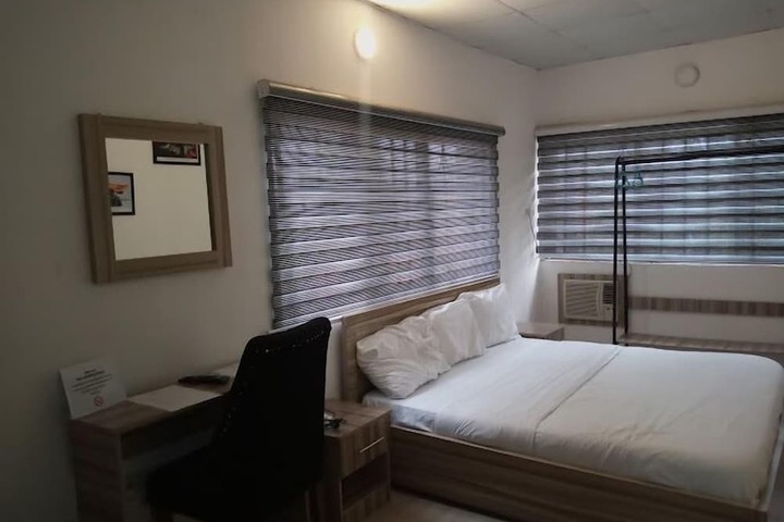 Room 6 of 55
