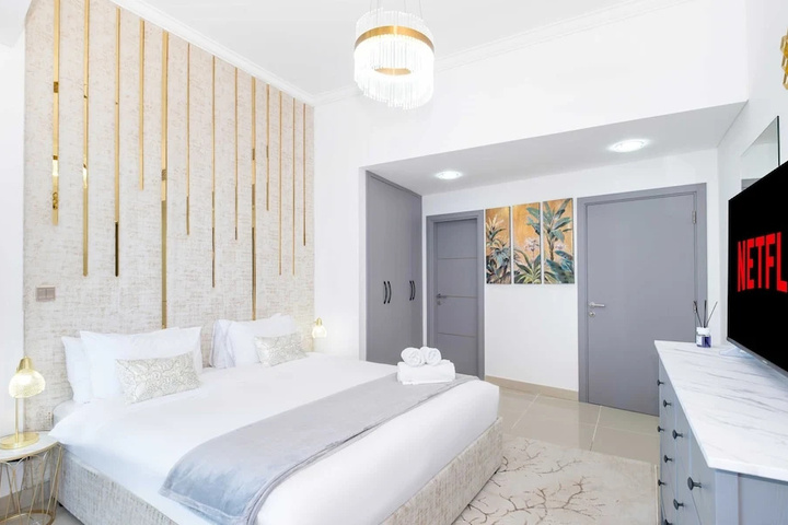 Room 4 of 19