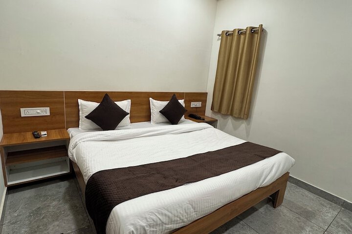 Room 12 of 15
