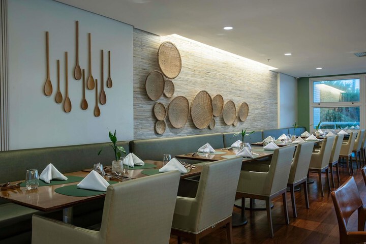 Dining 75 of 130