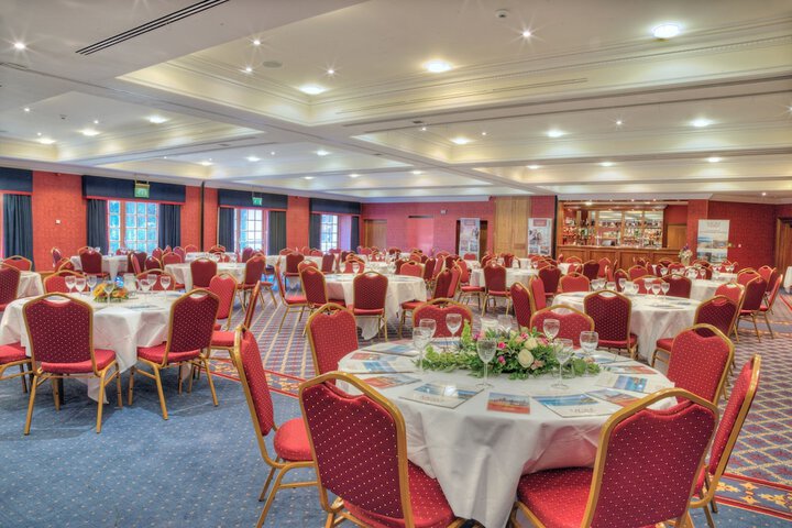 Ballroom/Hall 92 of 127