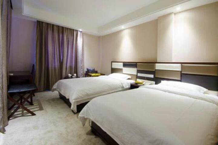 Daocheng Yading Zangyuan Hotel