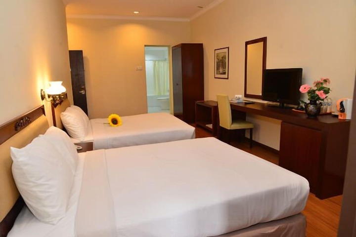 Room 8 of 61