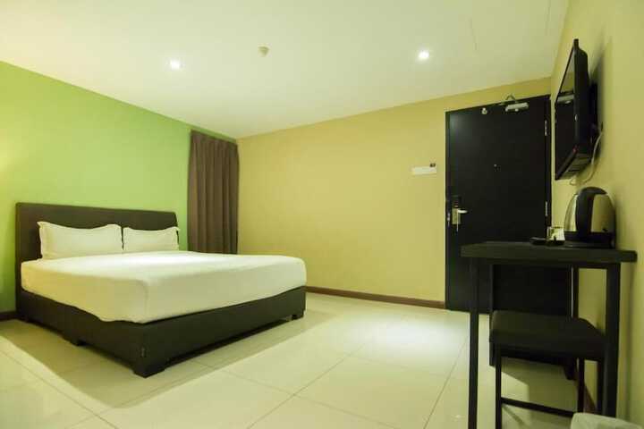 Room 17 of 75