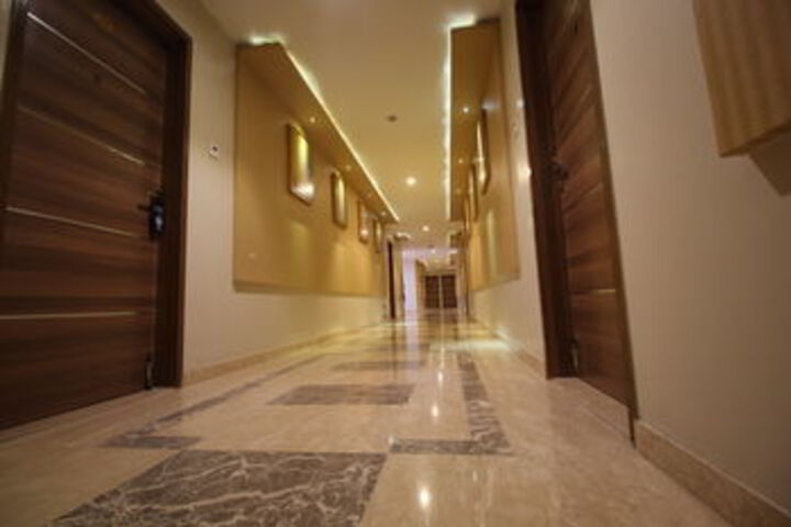 Ballroom/Hall 33 of 39