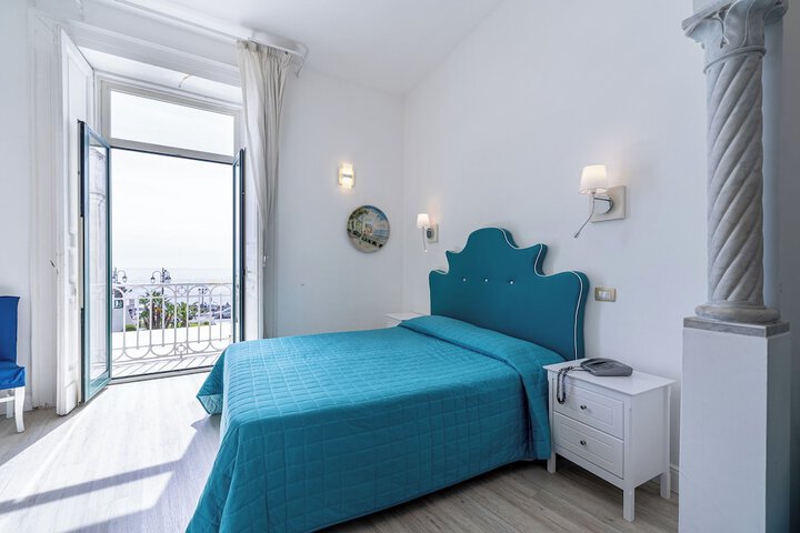 Room 46 of 84