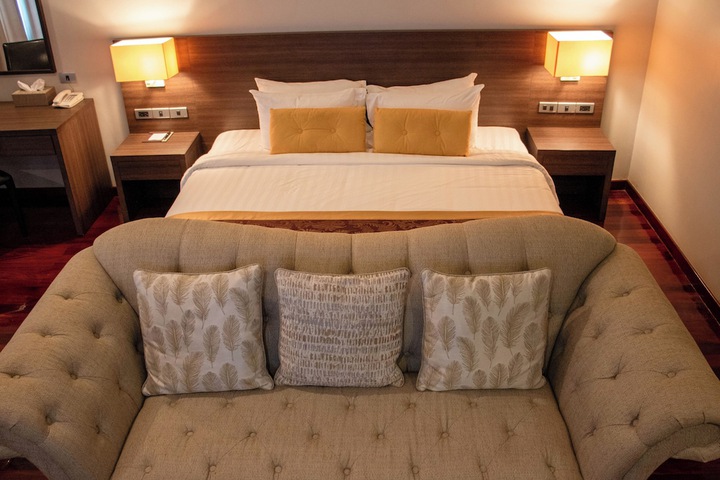 Room 15 of 100