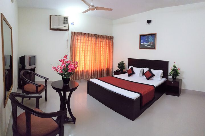 Room 2 of 52