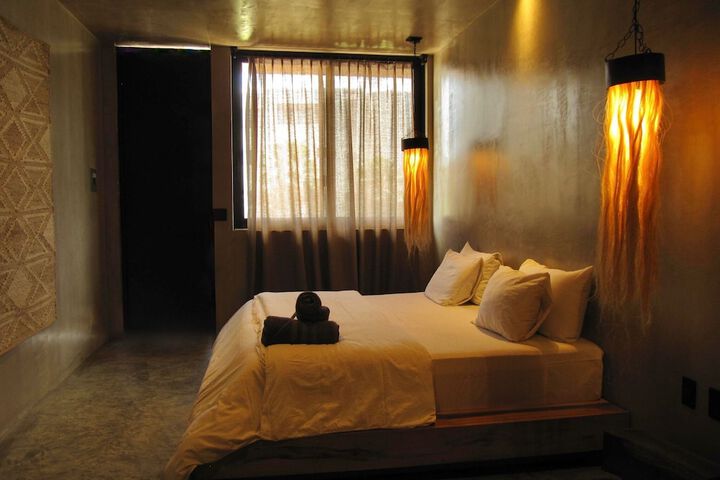Room 6 of 60