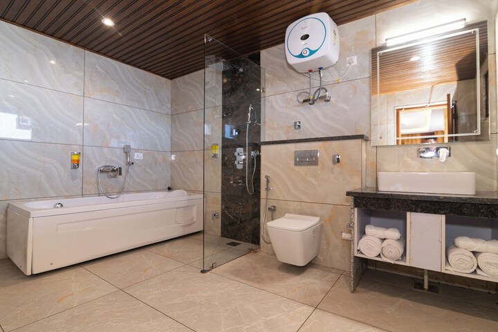 Room 44 of 91