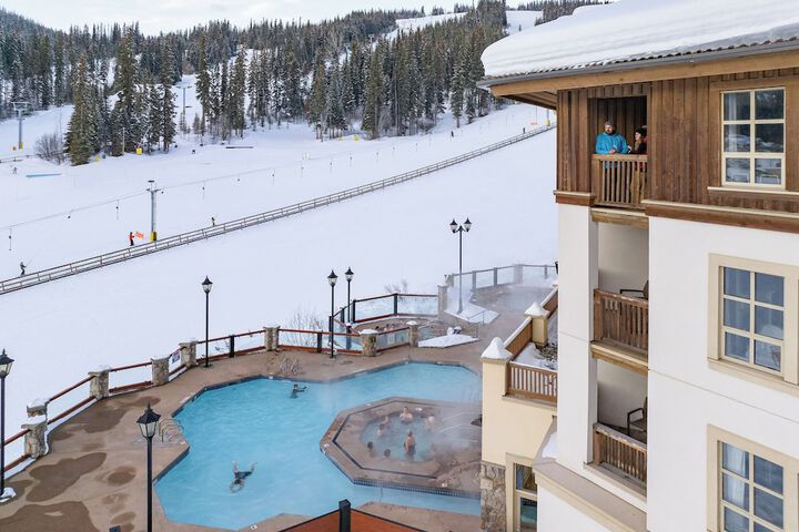 Hotel with Pool
