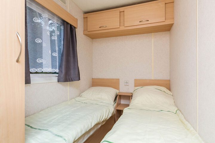 Room 4 of 107