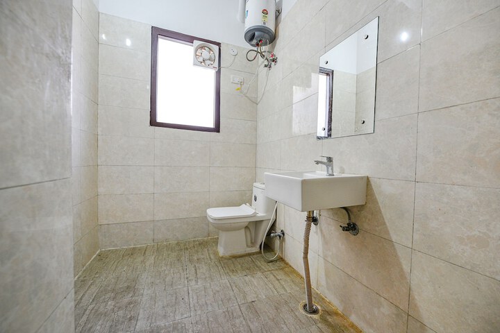 Room 25 of 27