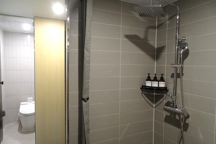 Room 158 of 219