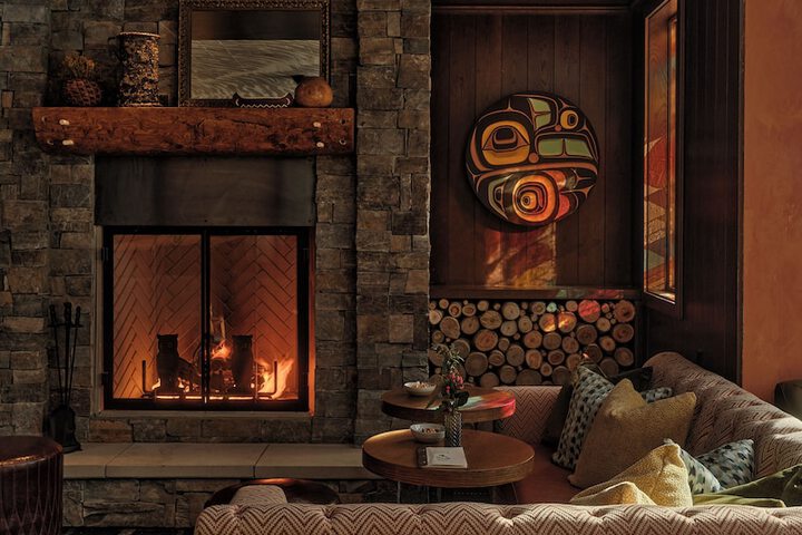 Lounge 112 of 154