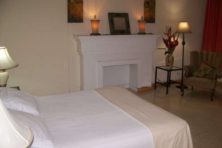Room 4 of 26