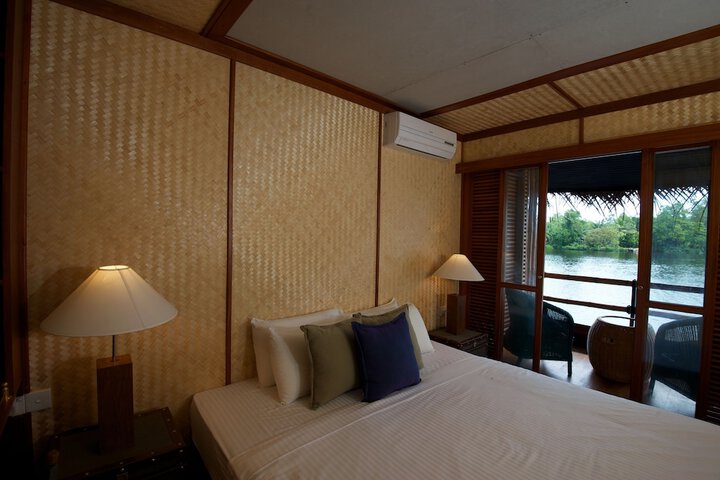 Room 6 of 35