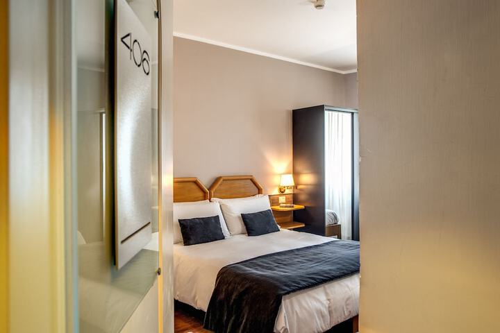 Room 25 of 68