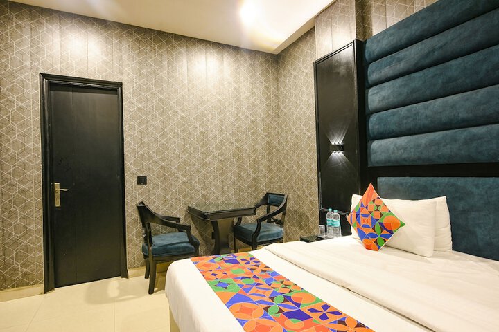 Room 32 of 44