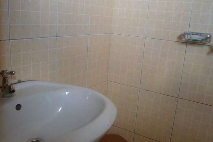 Room 8 of 10