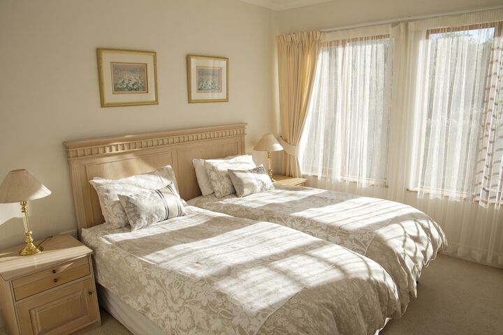 Room 5 of 18