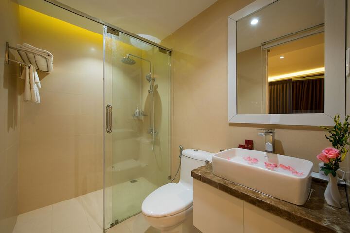 Room 16 of 25
