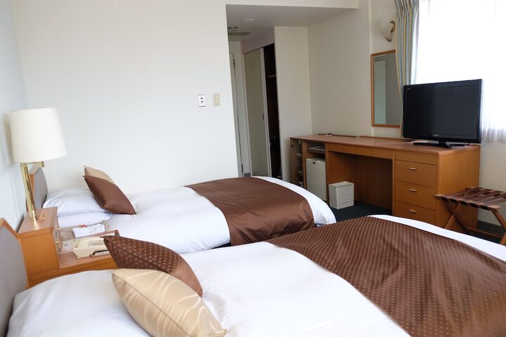 Room 18 of 110