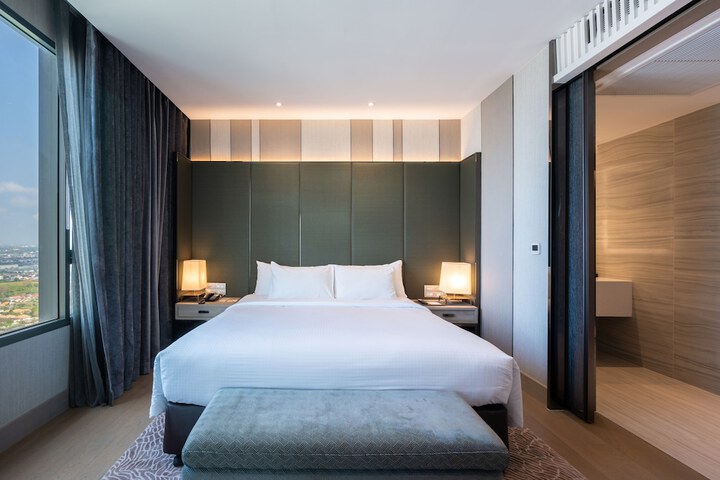 Room 52 of 151
