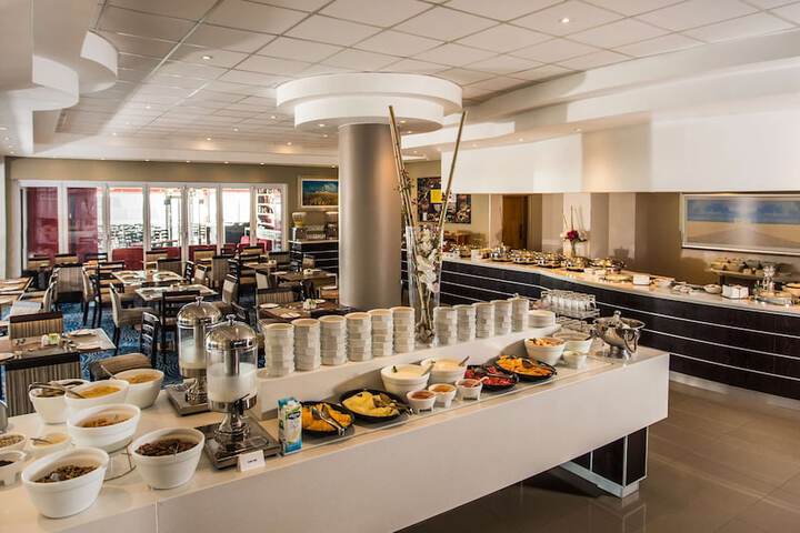 Breakfast/Coffee Service 55 of 79