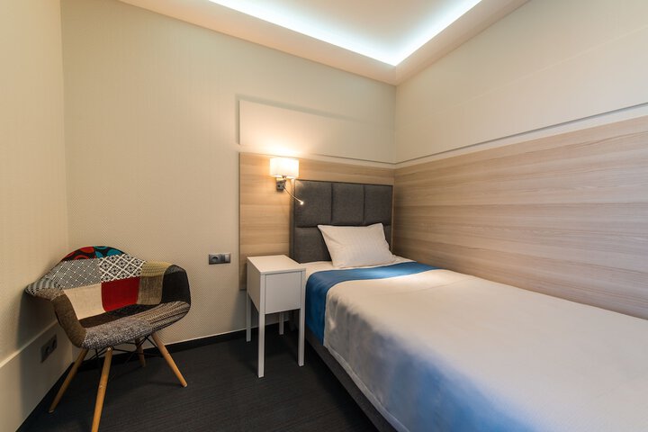 Room 4 of 66