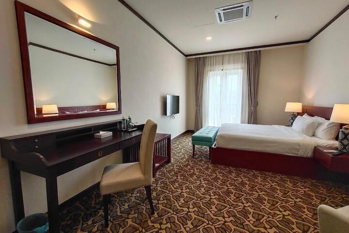 Room 36 of 132